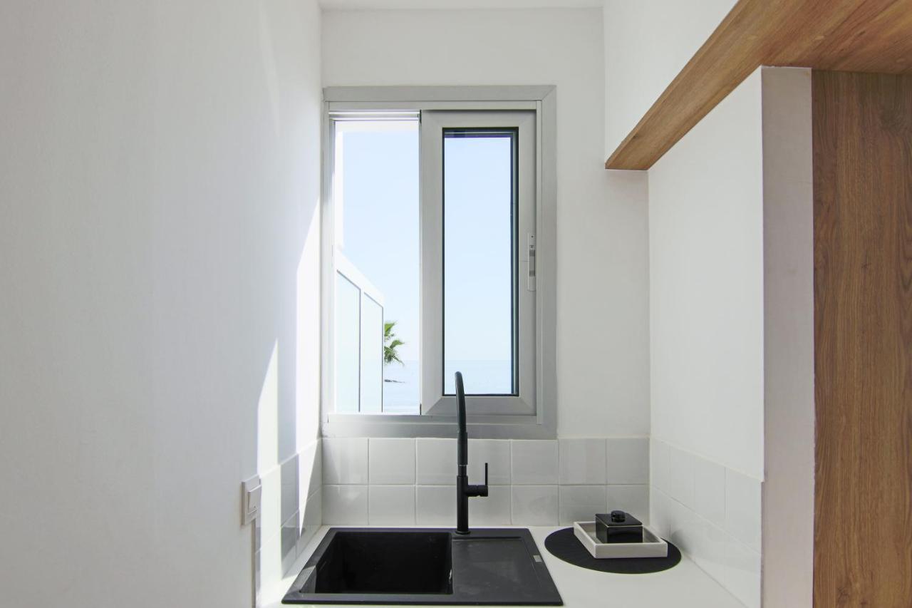 Phaedrus Living Seaview Studio Suite Lighthouse 52 Paphos Bagian luar foto